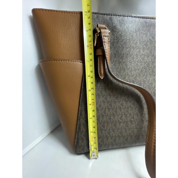 NWT Michael Kors jet set Travel Medium Carryall tote Brown  Michael Kors Tote Bag Womens Medium Brown Acorn Jet Set Travel MK Purse READ